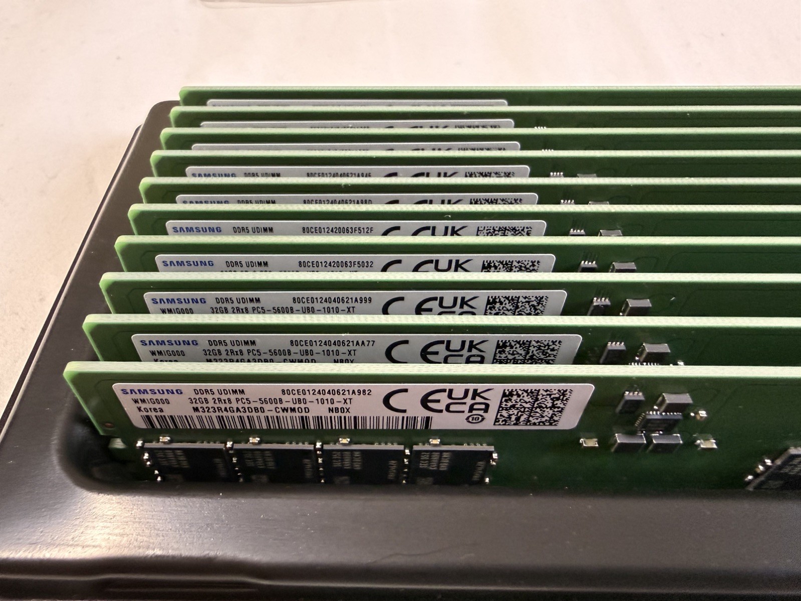 SAMSUNG 32GB DDR5 5600 UDIMM 2Rx8 PC5-5600B 288pin