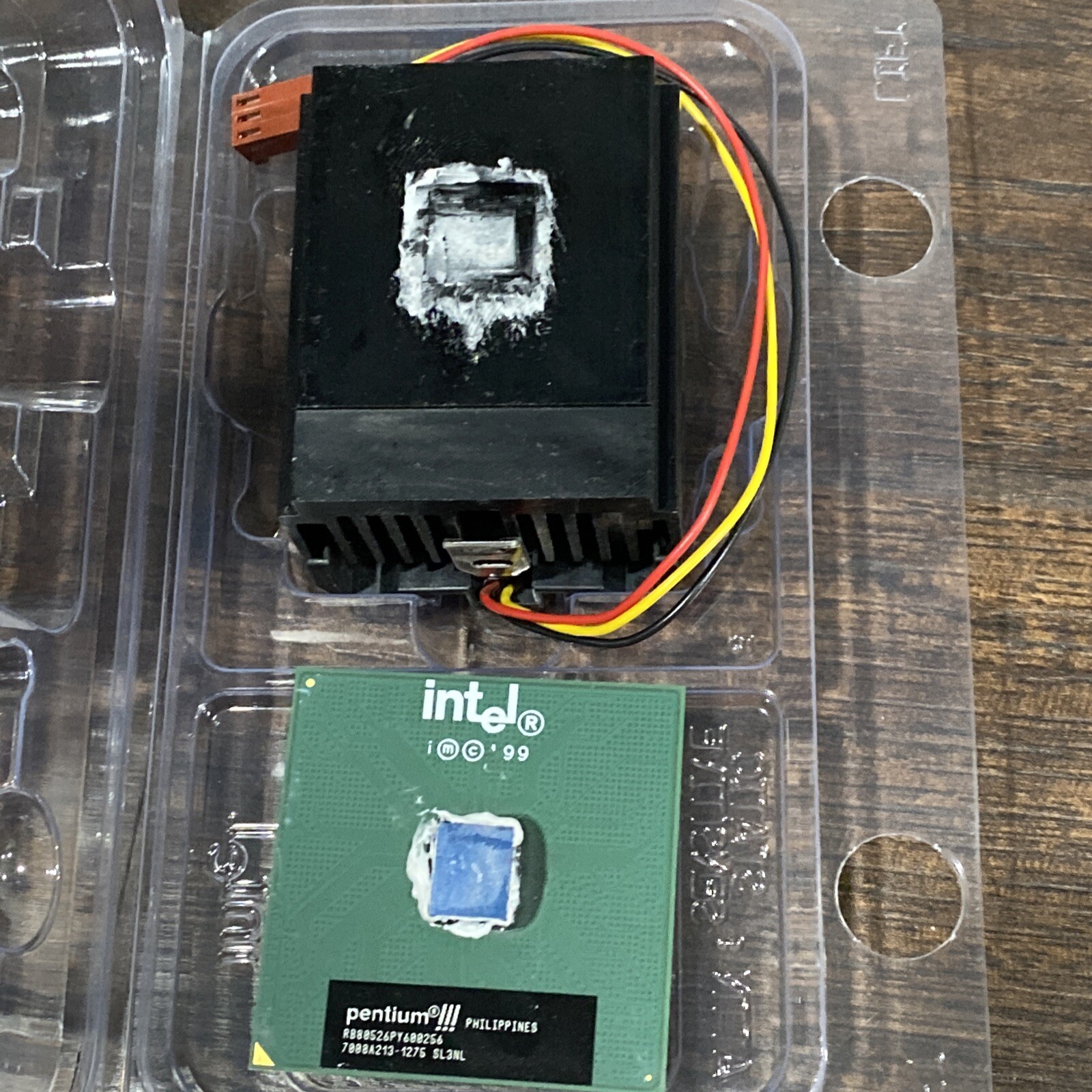 RARE CPU Intel Pentium III 600E 256/100 SL3NL Coppermine Socket 370 825582 FCPGA