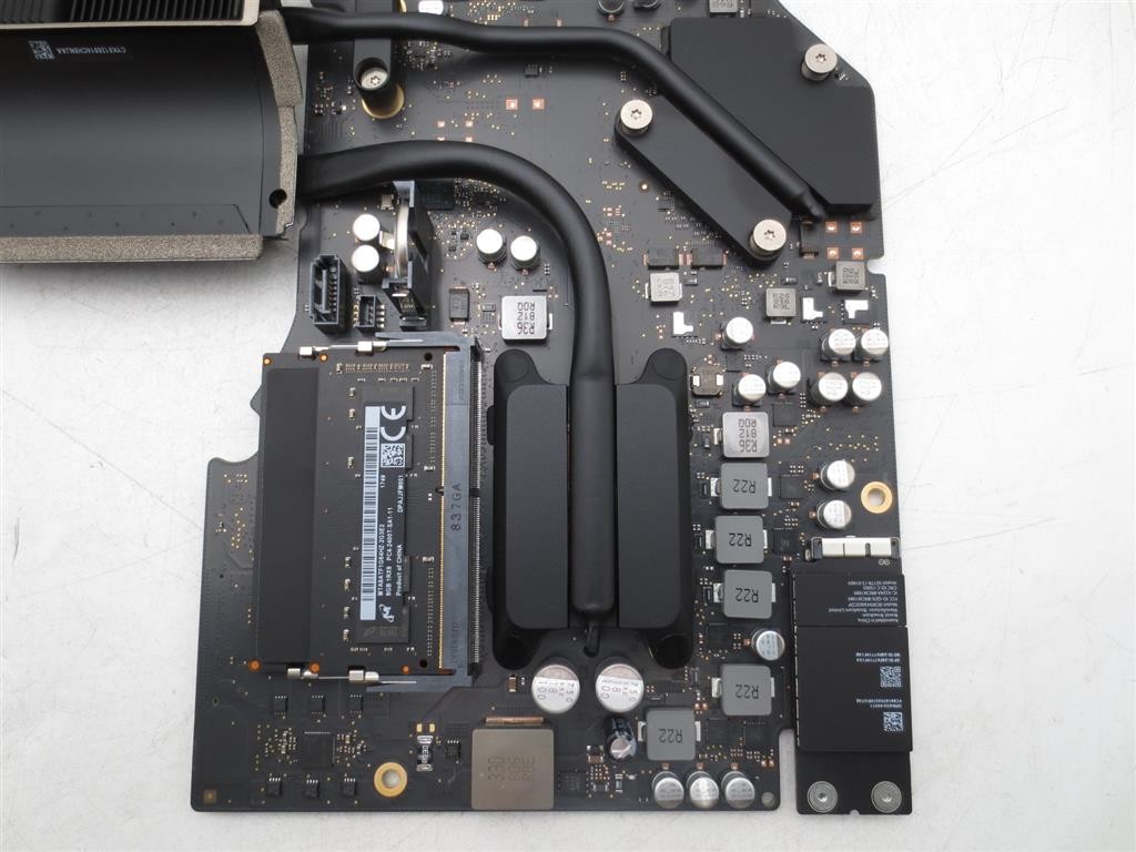 Apple 820-00597-A iMac A1418 Logic Board i7-7700 16GB RAM Radeon Pro 560 4GB