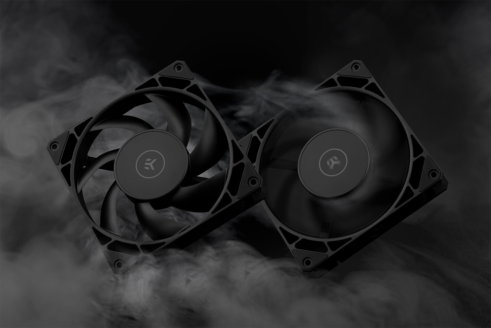 EKWB EK-Loop FPT 140mm Fan, 600-2200 RPM, Black, 3-pack