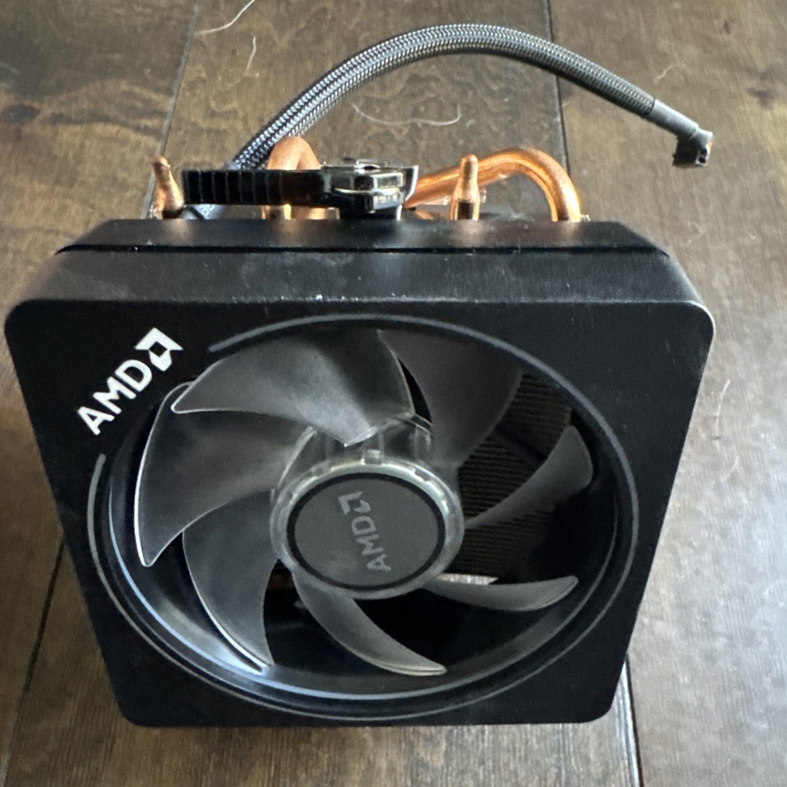 AMD RYZEN 7 3700x Fan and Heatsink Only (NO CPU)for 3.6 GHz 8-Core AM4 Processor