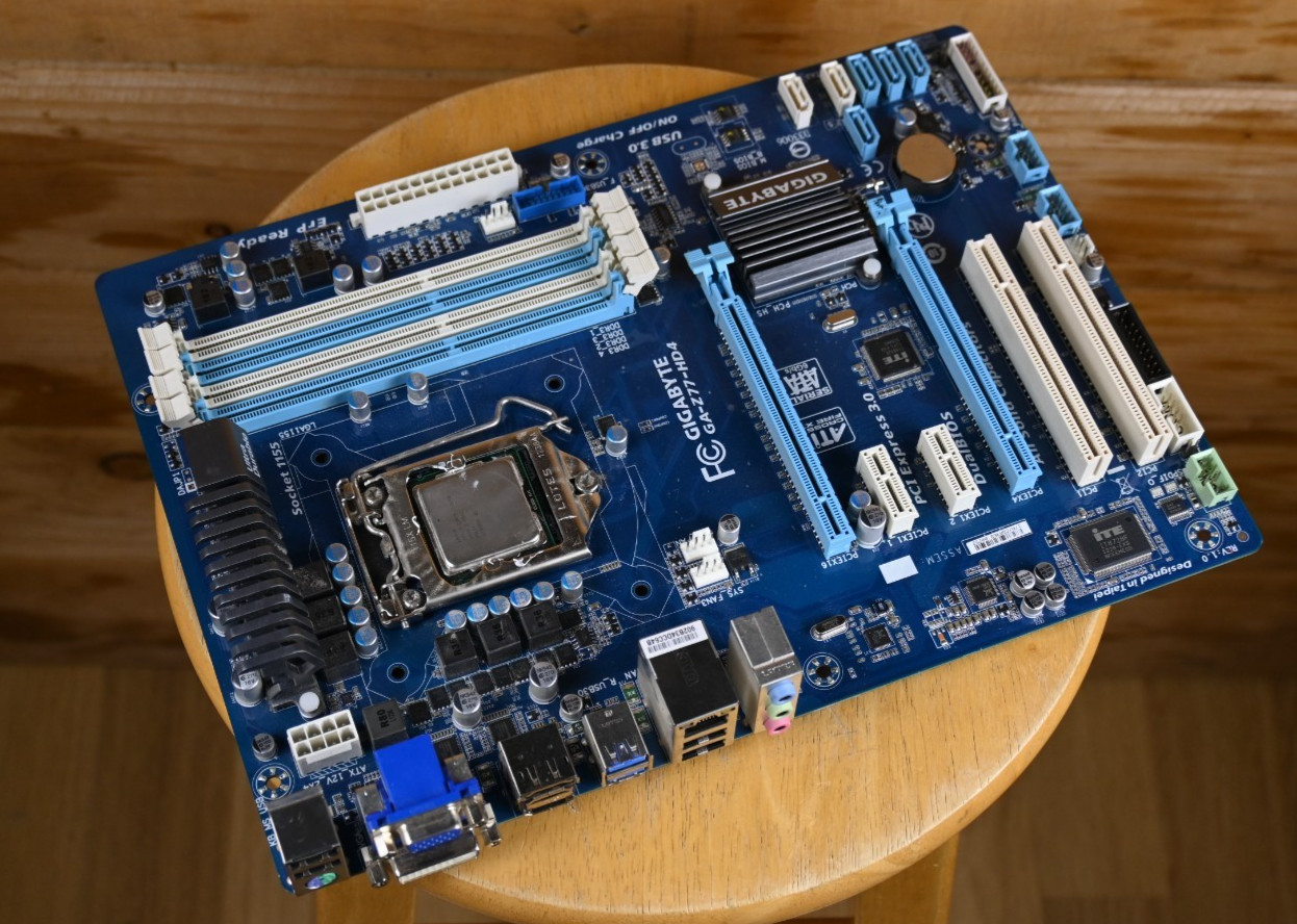 Gigabyte GA-Z77-HD4 & Intel i7-2600k combo