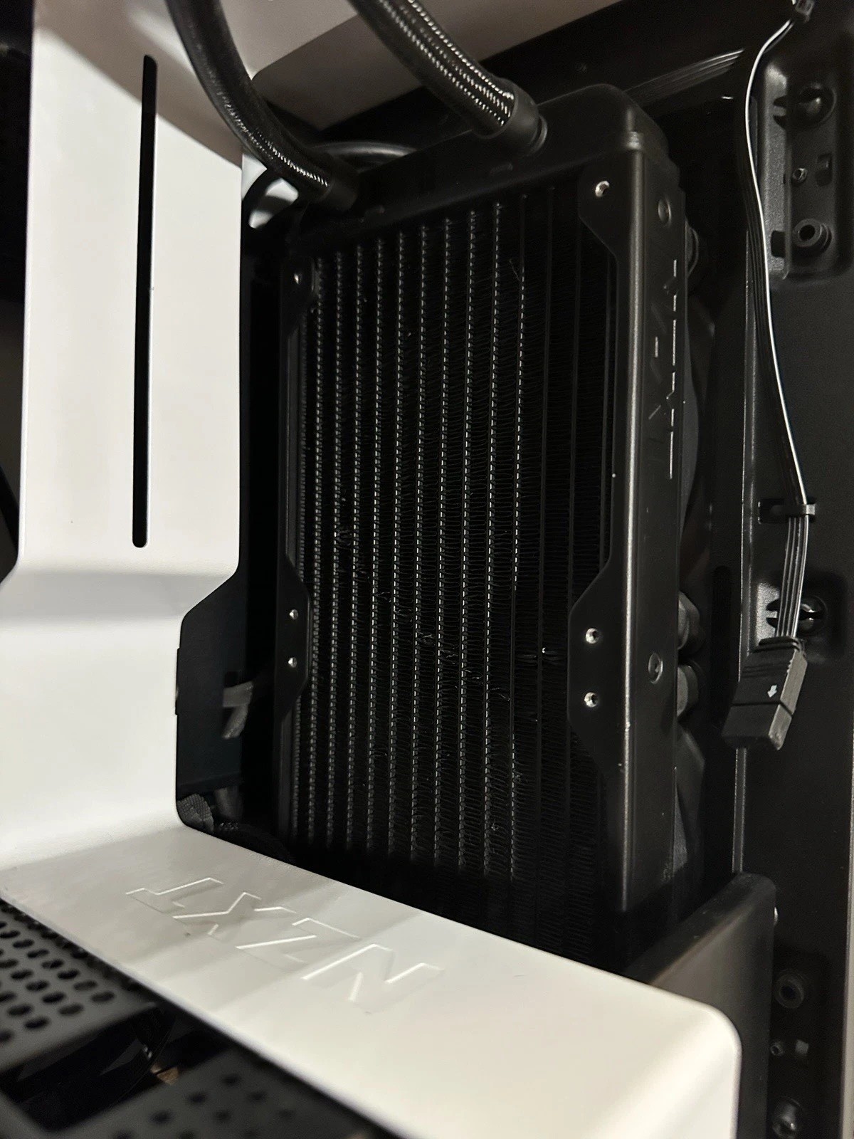 NZXT H210i Mini-ITX Case – White – With Kraken Z53 AIO