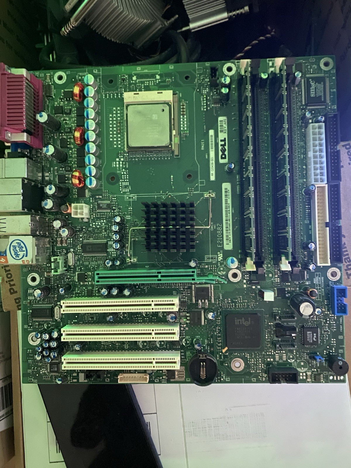 DELL DIMENSION 4600 MOTHERBOARD + 2.8 GHz INTEL PENTIUM 4 CPU AND RAM