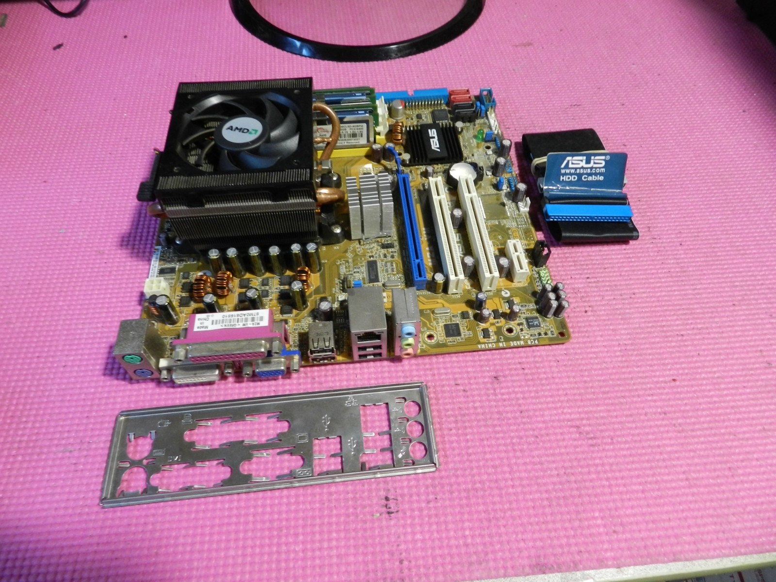 ASUS M2A-VM AM2 Motherboard AMD Athlon 64 X2 4400+ CPU 8GB DDR2 Tested