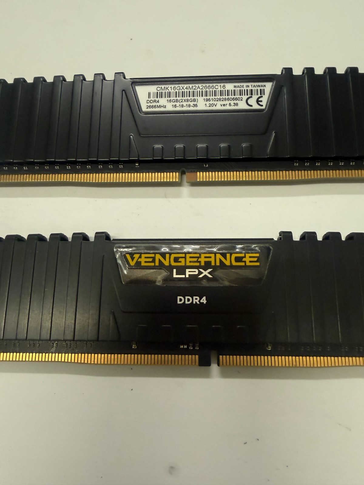 Corsair 16GB Kit (8GB x 2) DDR4 PC4-2666MHz 1.20v CMK16GX4M2A2666C16