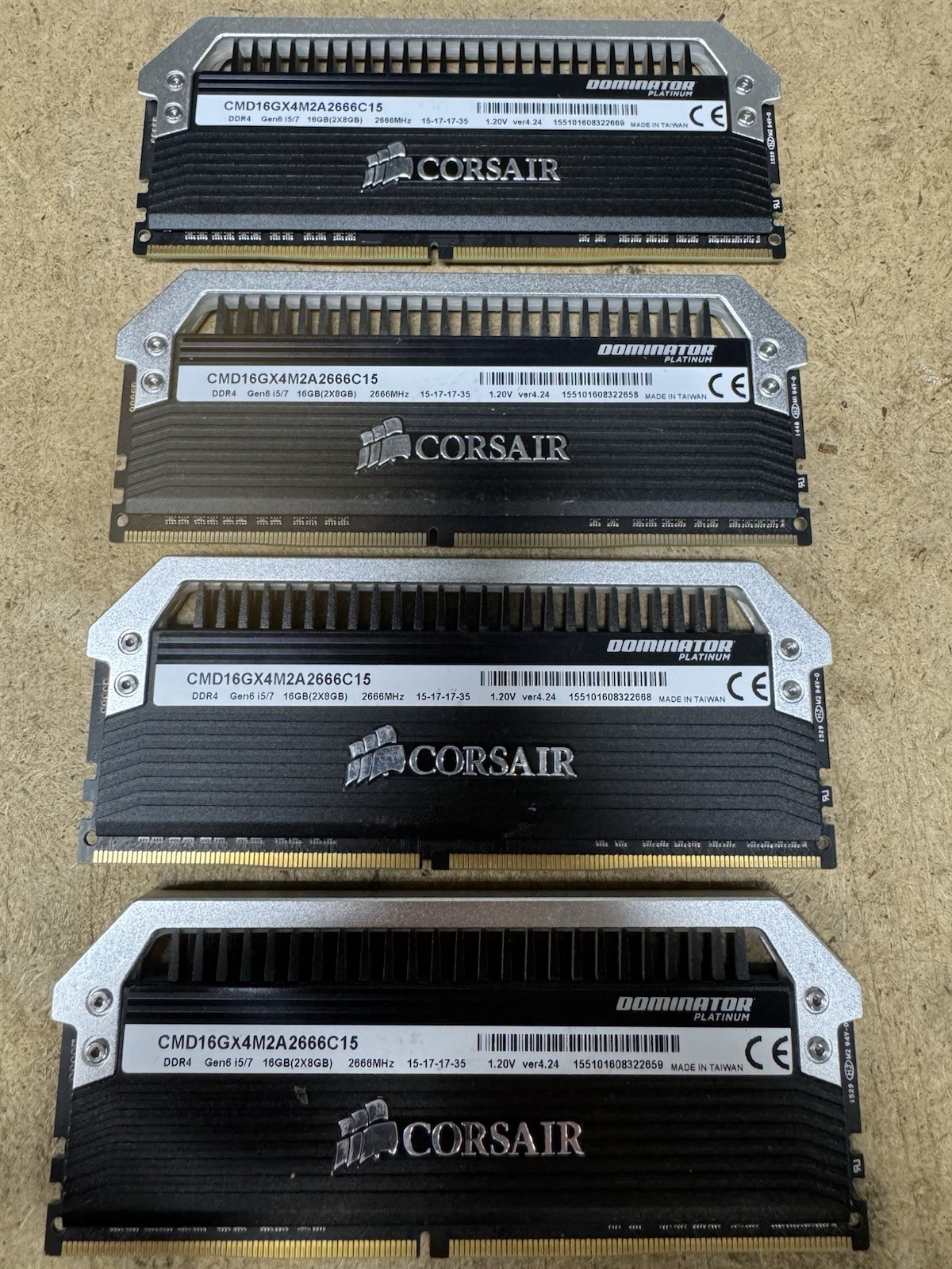 Corsair Dominator Platinum 32GB Set (4X8GB) DDR4 DRAM 2666MHz C15 Memory Kit