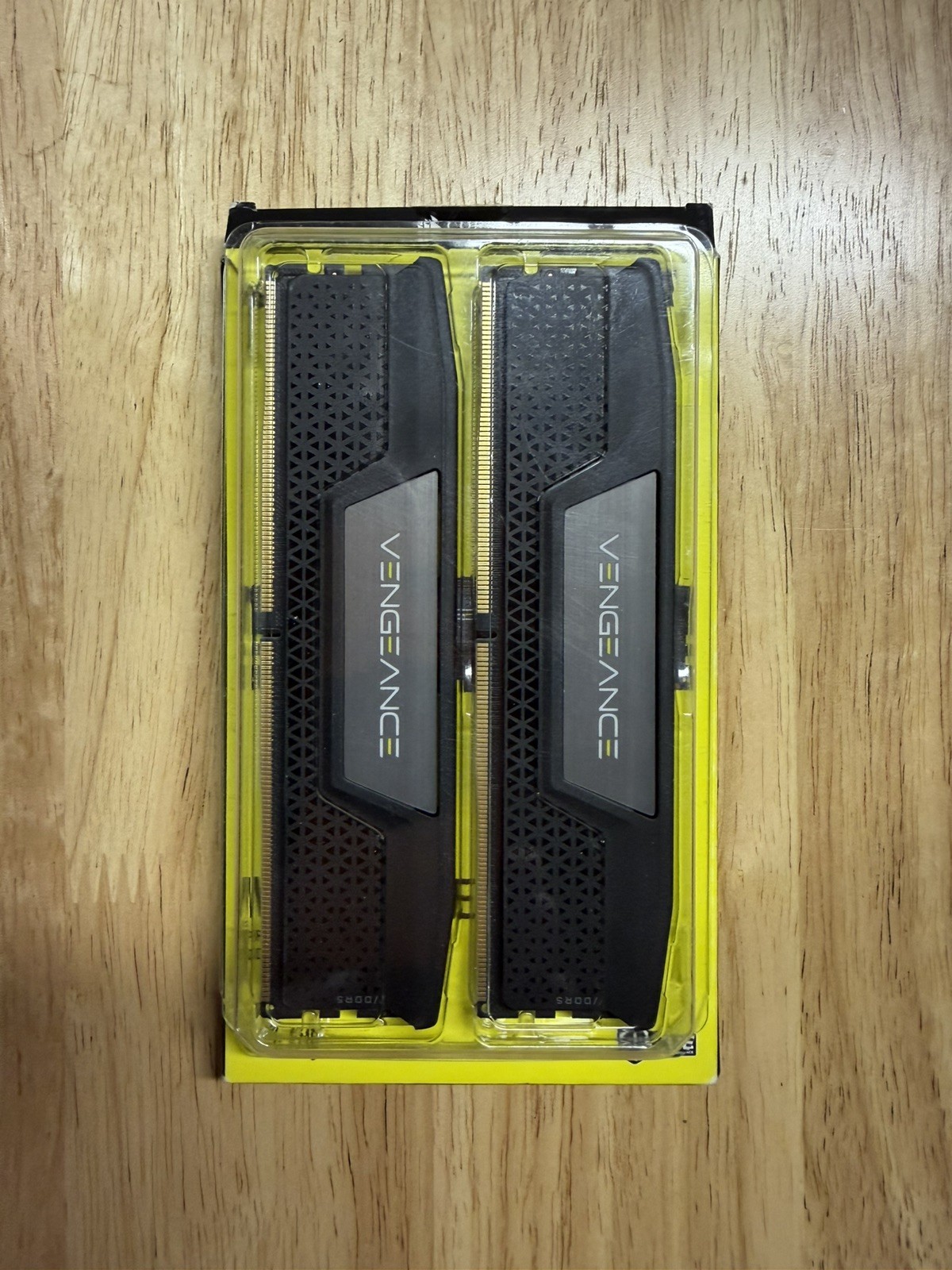 Corsair VENGEANCE 32GB (2x16GB) PC5-44800 (DDR5-5600) CL36 DIMM Memory – Black