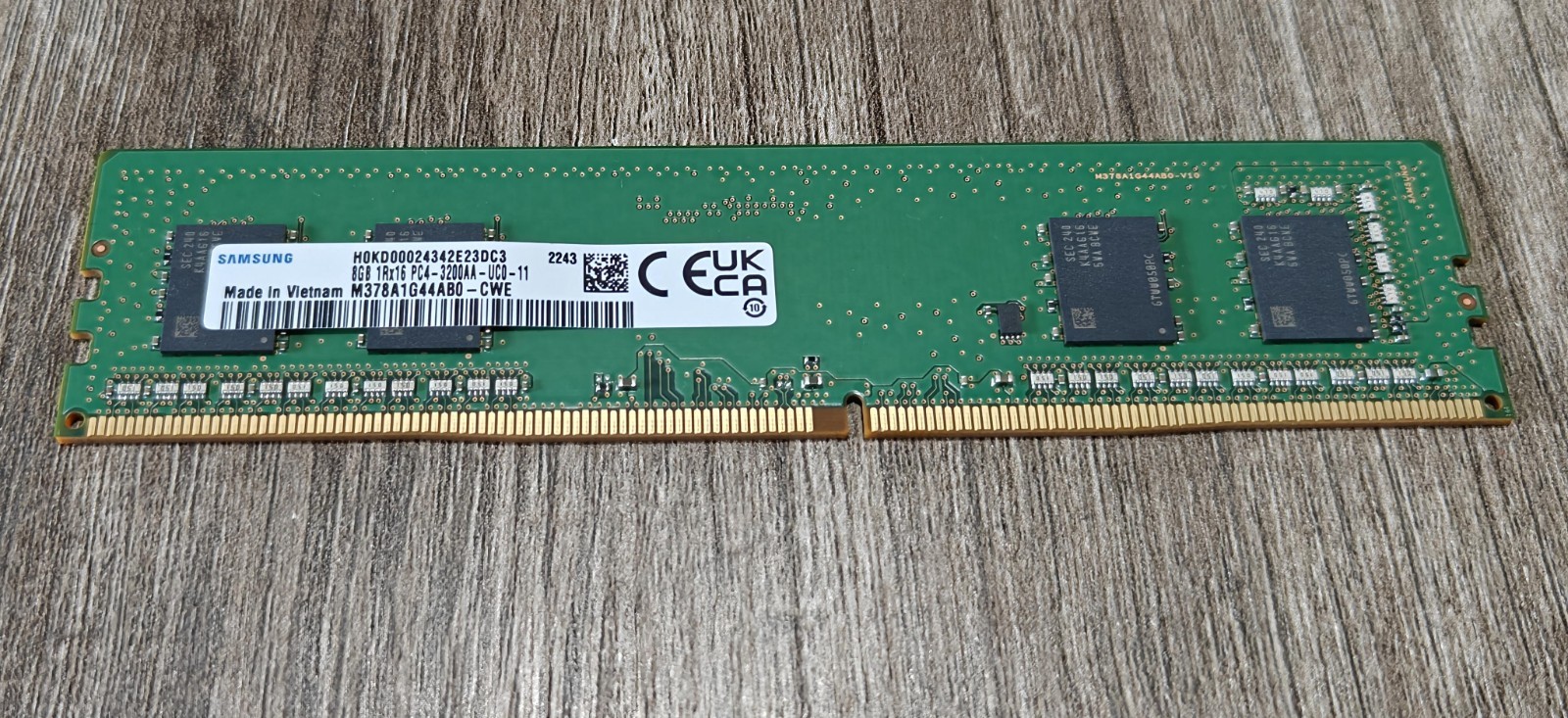 Samsung 8GB DDR4 UDIMM PC4-3200AA 288-Pin Non-ECC M378A1G44AB0-CWE