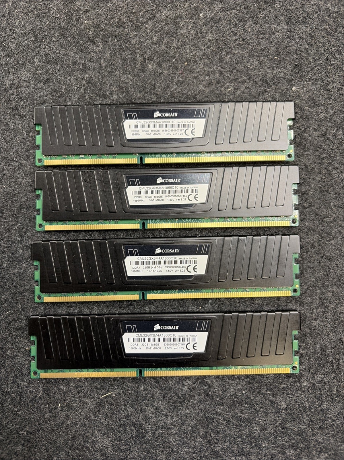 CORSAIR VENGEANCE LP 32GB (4x8GB) DDR3 CML32GX3M4A1866C10 1866MHZ