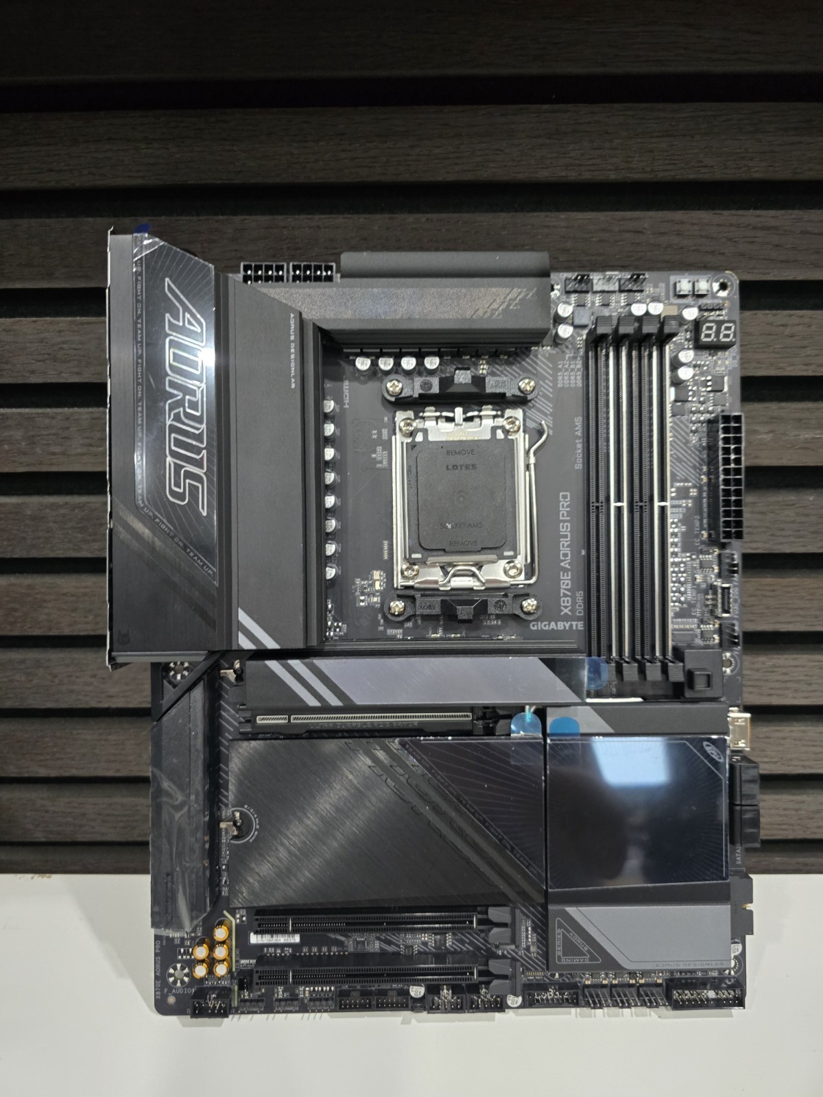 GIGABYTE X870E AORUS PRO AM5 ATX DDR5 PCIe 5.0 WiFi 7 Motherboard