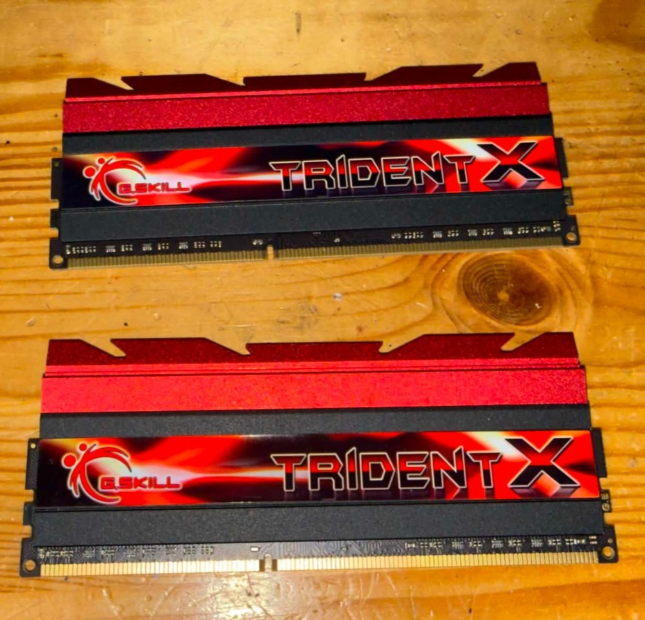G.Skill Trident X PC3-19200 16 GB(2×8) DIMM 2400 MHz DDR3 CL10-10-12-12-31