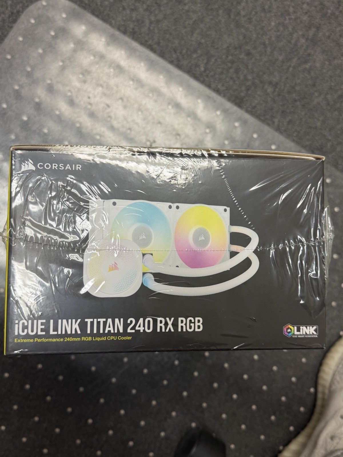 CORSAIR – iCUE LINK TITAN 240 RX Liquid CPU Cooler with RGB Lighting – White