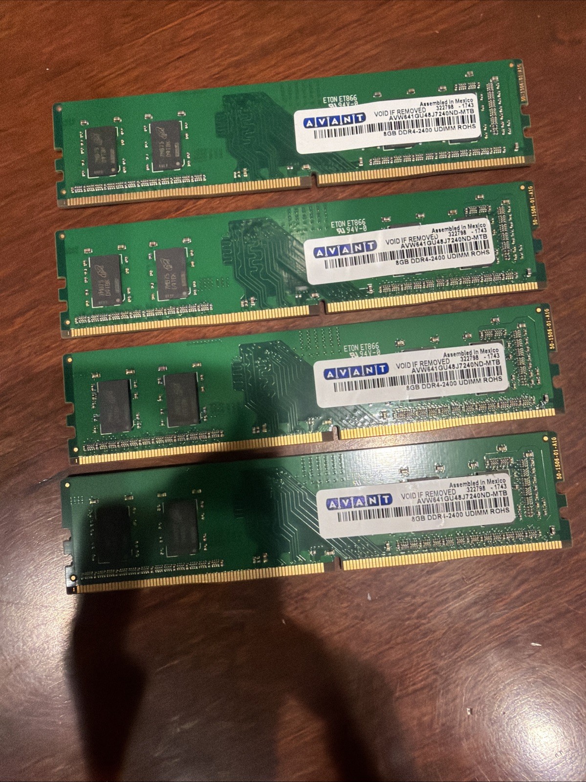 Avant 8GB DDR4-2400 UDIMM ROHS 288-Pin Desktop Memory AVW641GU48J7240ND-MTB
