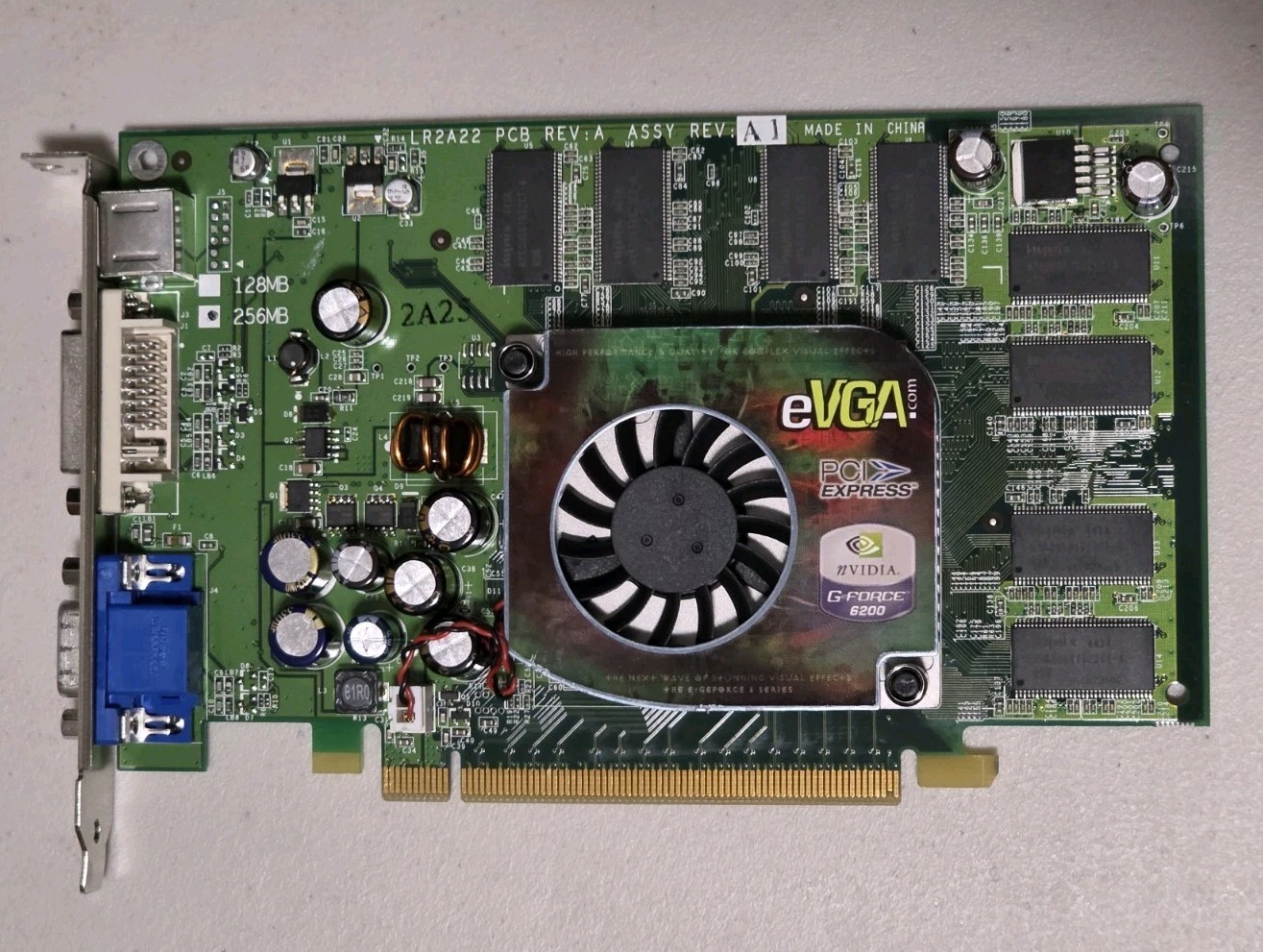 EVGA NVIDIA GeForce 6200 256MB DDR PCI Express Video Card 256-P2-N362-RB