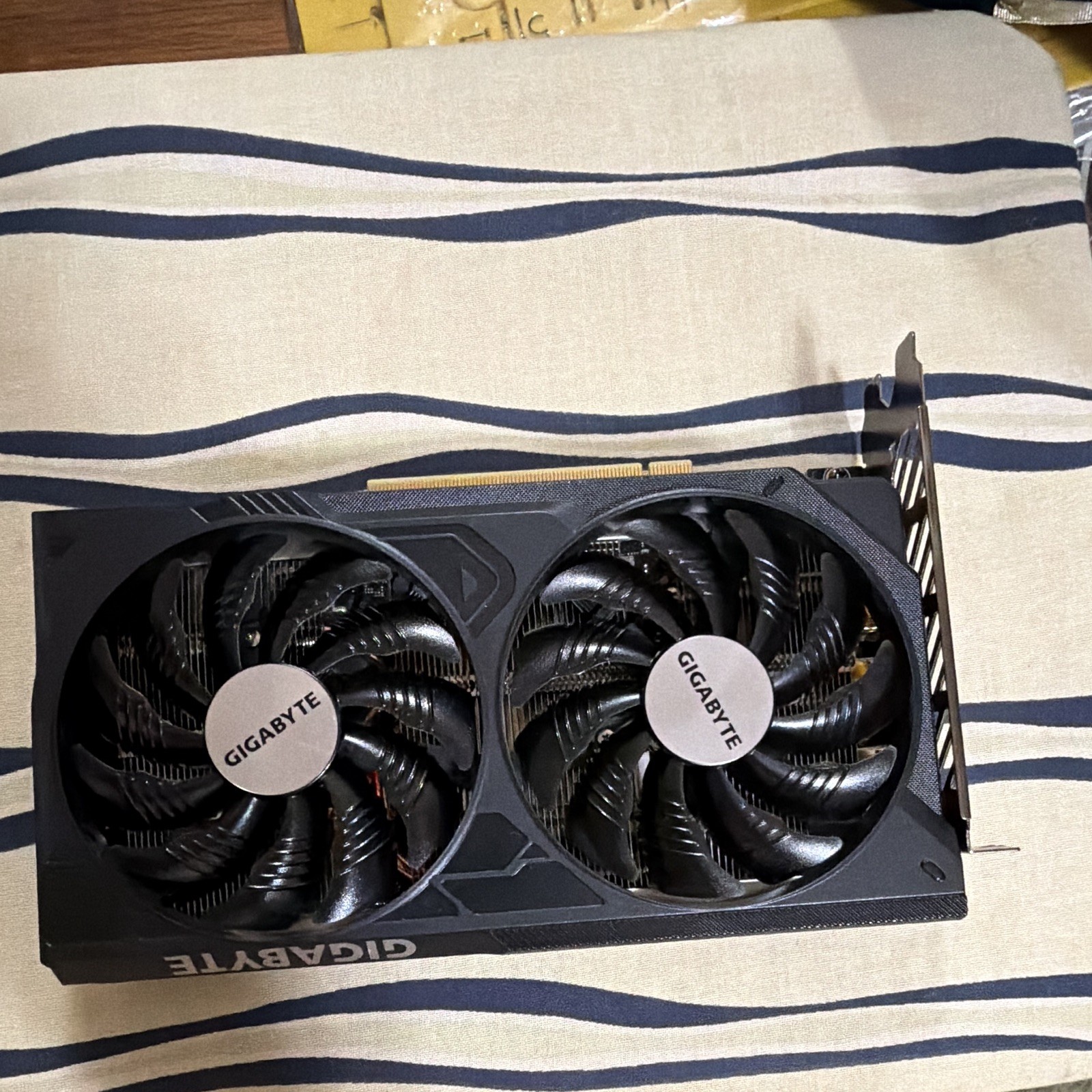 GIGABYTE NVIDIA GeForce RTX 4060 ti