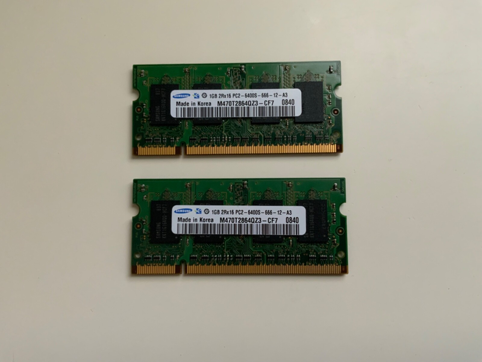 (x2) Samsung 1 GB 800 MHz DDR2 SO-DIMM RAM