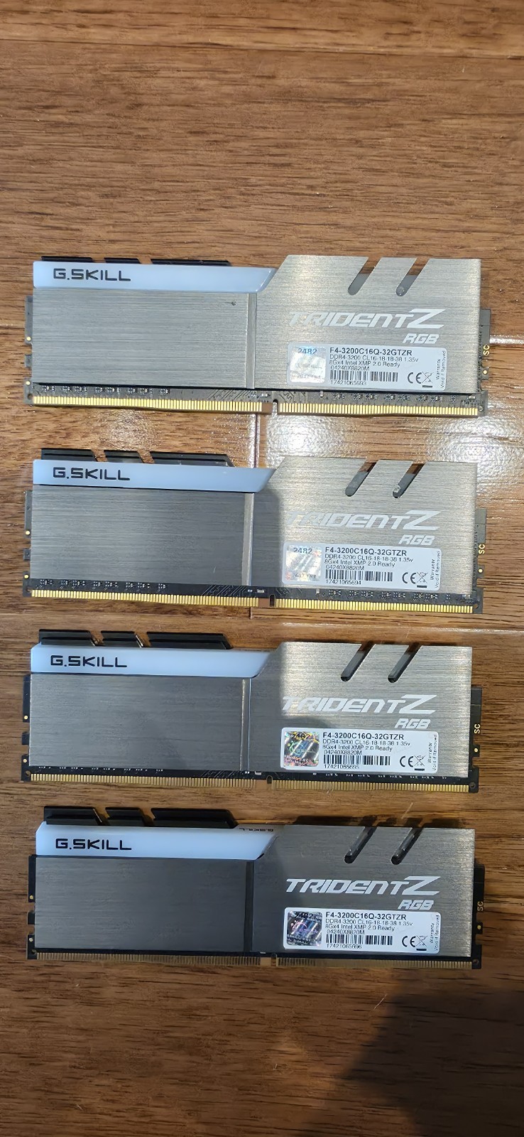 G.Skill TridentZ RGB F4 3200C16Q-32GTZR 8Gx4 Intel XMP 2.0 DDR4-3200 32GB Set