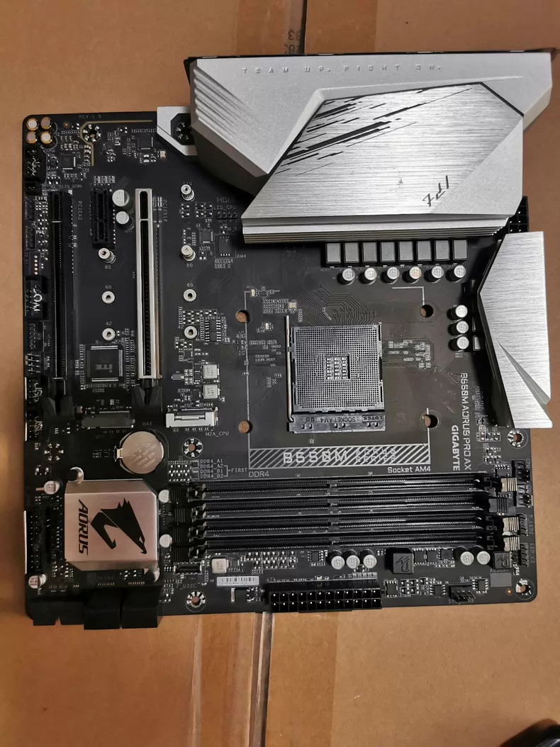 Gigabyte B550M AORUS PRO AX M-ATX Motherboard DDR4 2×M.2 4×SATA III WiFi AX