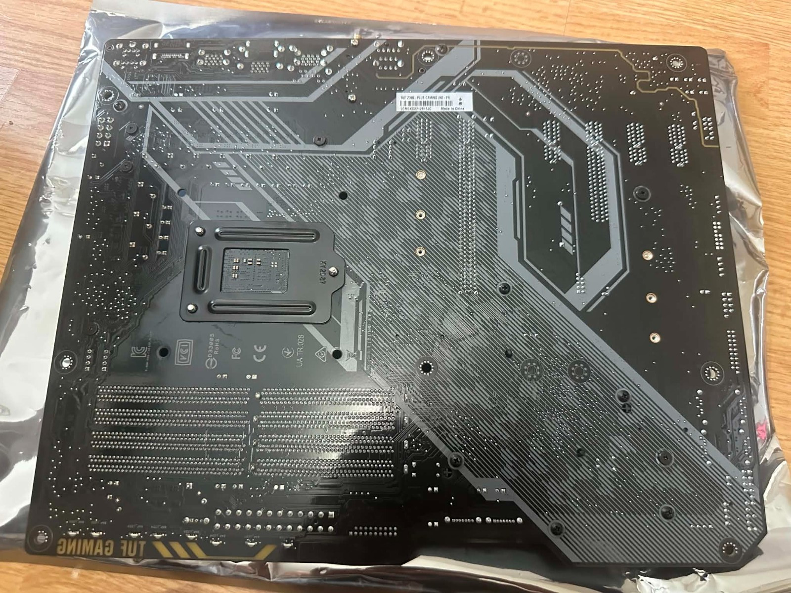 ASUS TUF Z390-PLUS GAMING WI-FI LGA1151 DDR4 PCIe 3.0 HDMI USB 3.1 Gaming