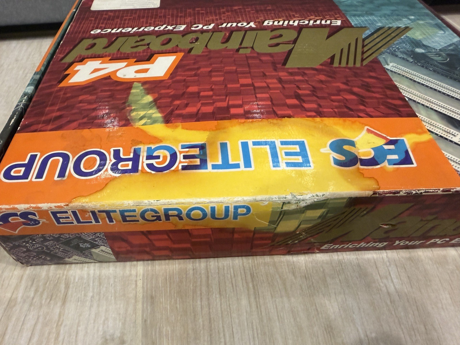 ECS EliteGroup P4VXASD2+ 478 Pentium 4 Computer Retro Universal AGP motherboard