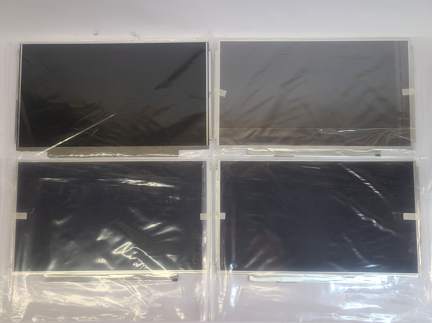 Mixed Lot of 4 B133XW03 V.0 0W07G4 13.3″ 40-Pin Replacement LCD Screens