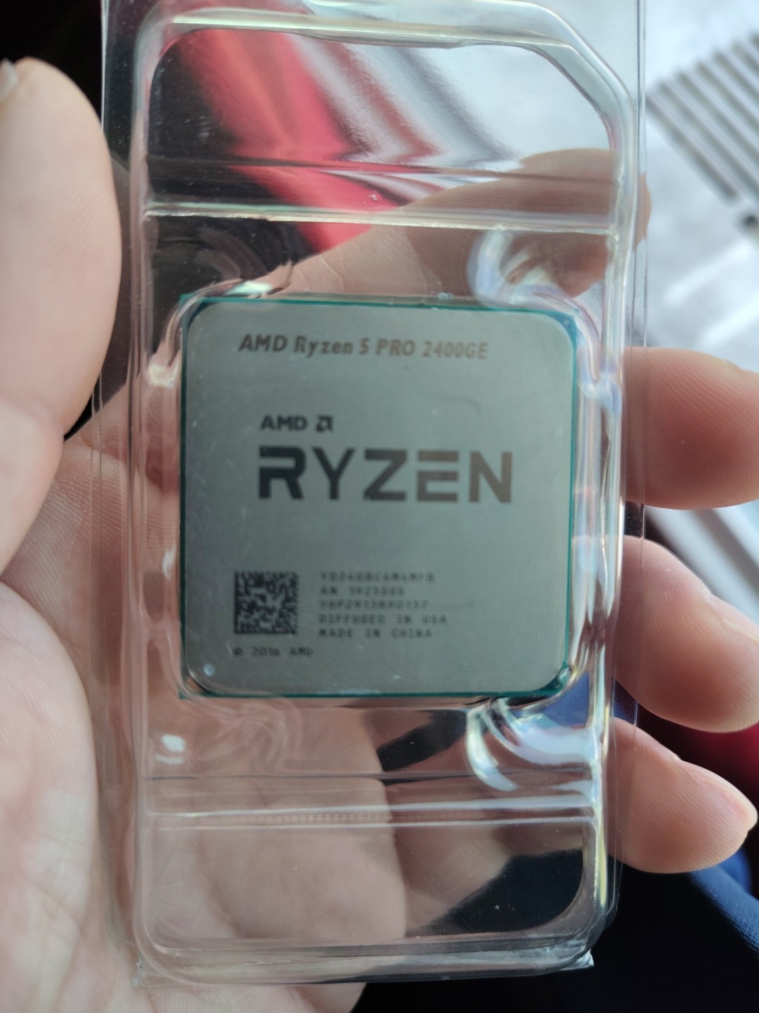 AMD Ryzen 5 Pro 2400G 3.6Ghz Socket AM4 CPU (YD240BC5M4MFB)