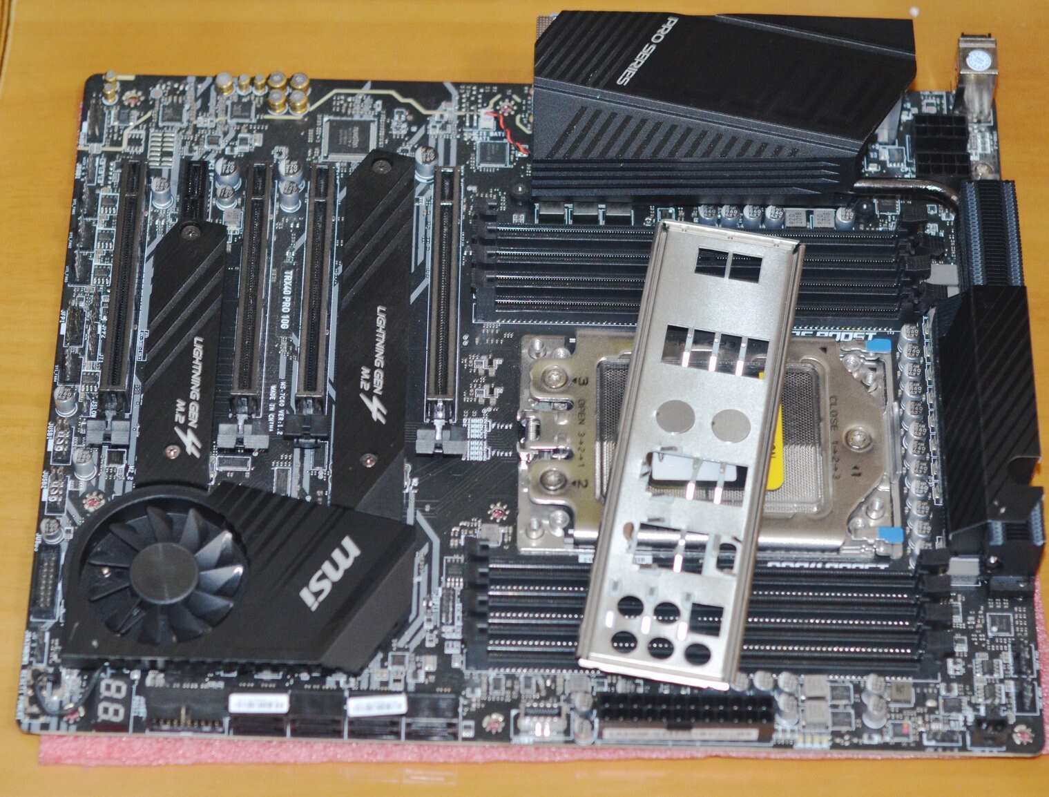 MSI TRX40 PRO 10G Motherboard AMD TRX40 Socket sTRX4 DDR4 ATX Ryzen#1