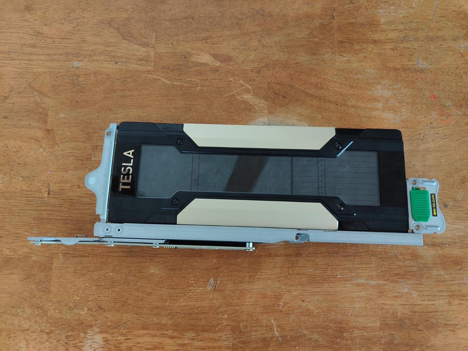 NVIDIA Tesla V100 32GB GPU include Bracket and Power Cable