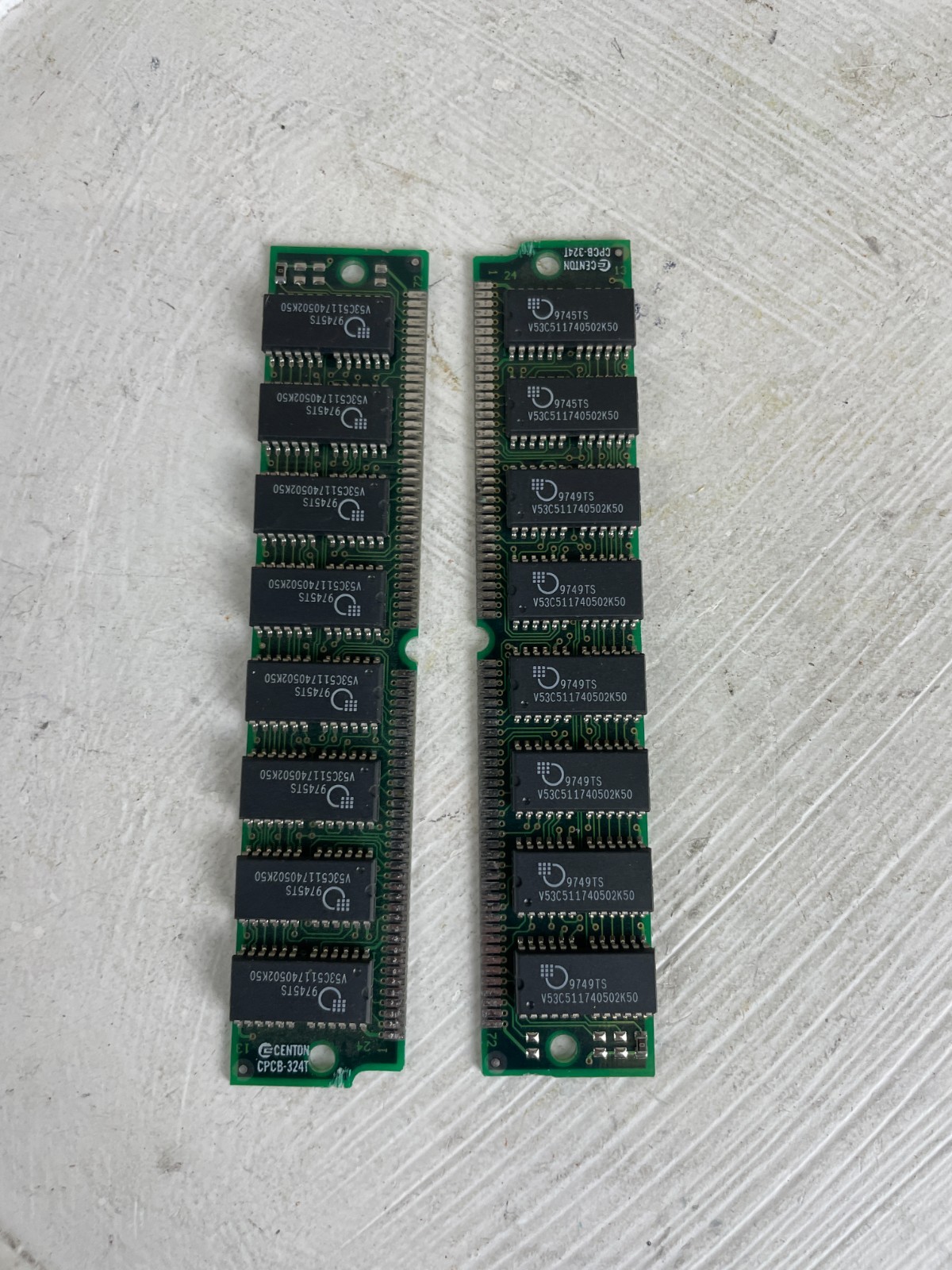 Lot of 2 Centon 72 Pin Single In Line Memory Modules EDO-RAM B7340C 94V-O