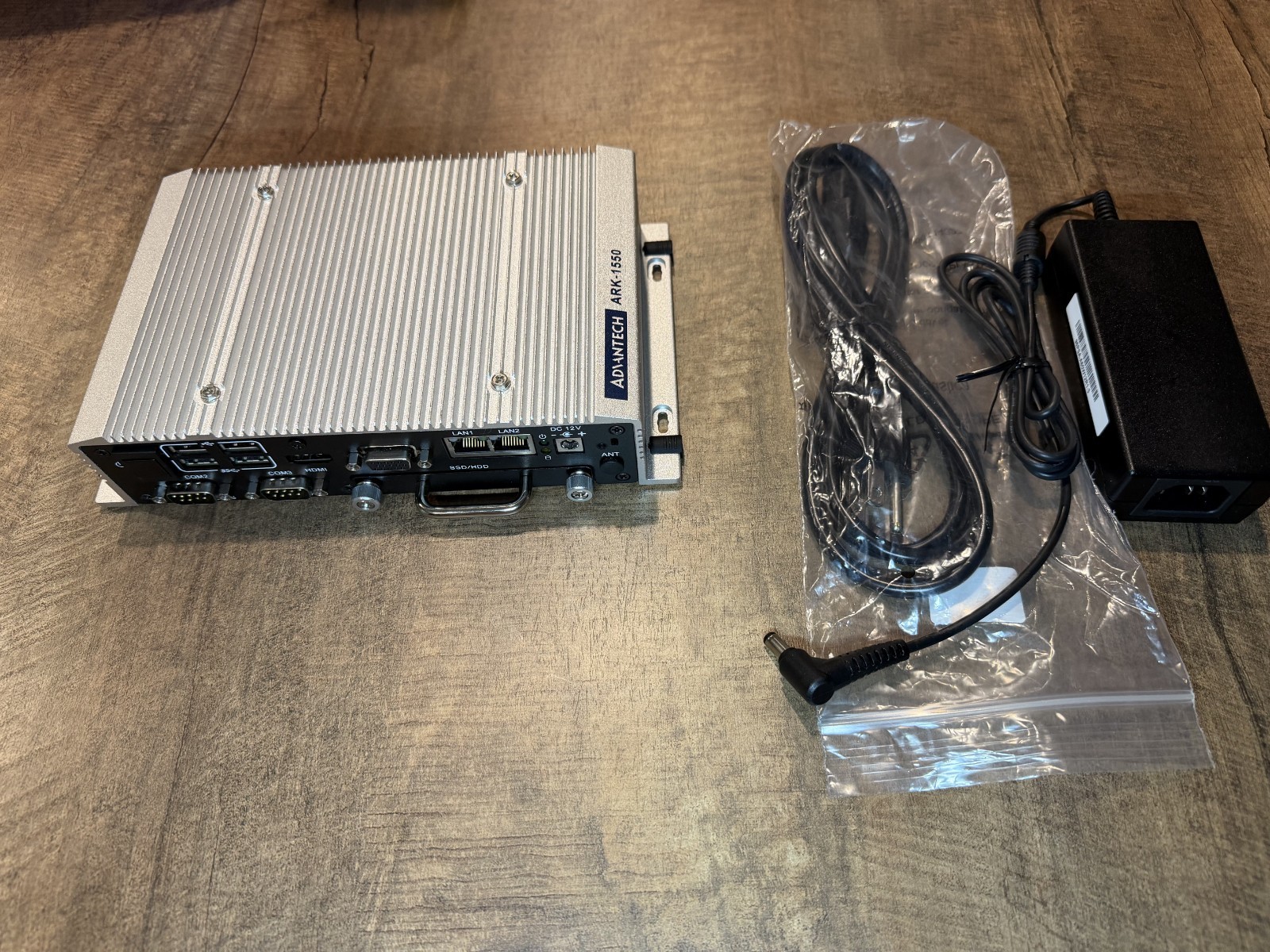 Advantech ARK-1550-S9A1E i5-4300U 512GB SSD Industrial Fanless Windows Embedded