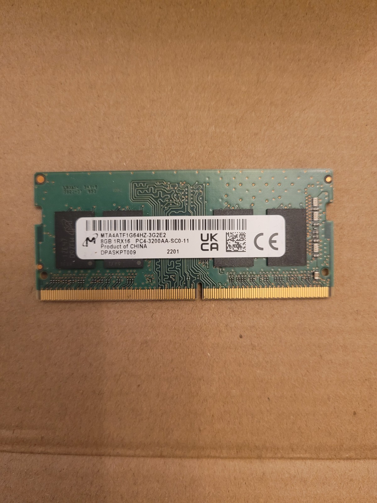 Micron 8GB DDR4 PC4-3200 260-Pin SODIMM RAM (MTA4ATF1G64HZ-3G2E2)