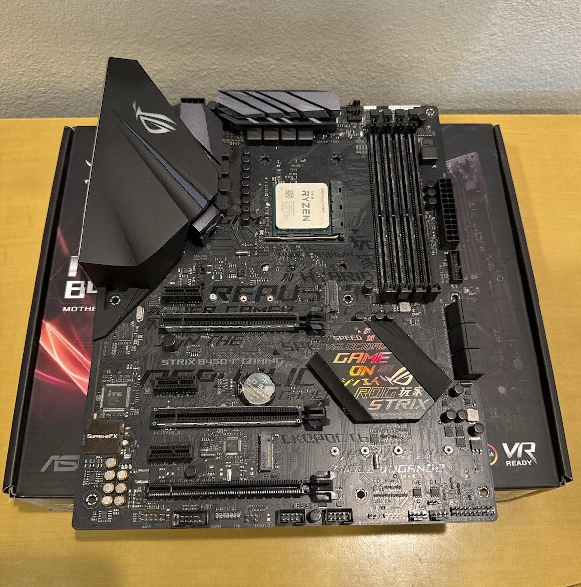 ASUS ROG STRIX B450-F GAMING ATX AM4 + AMD Ryzen 7 3700X 8-Core 16-Thread