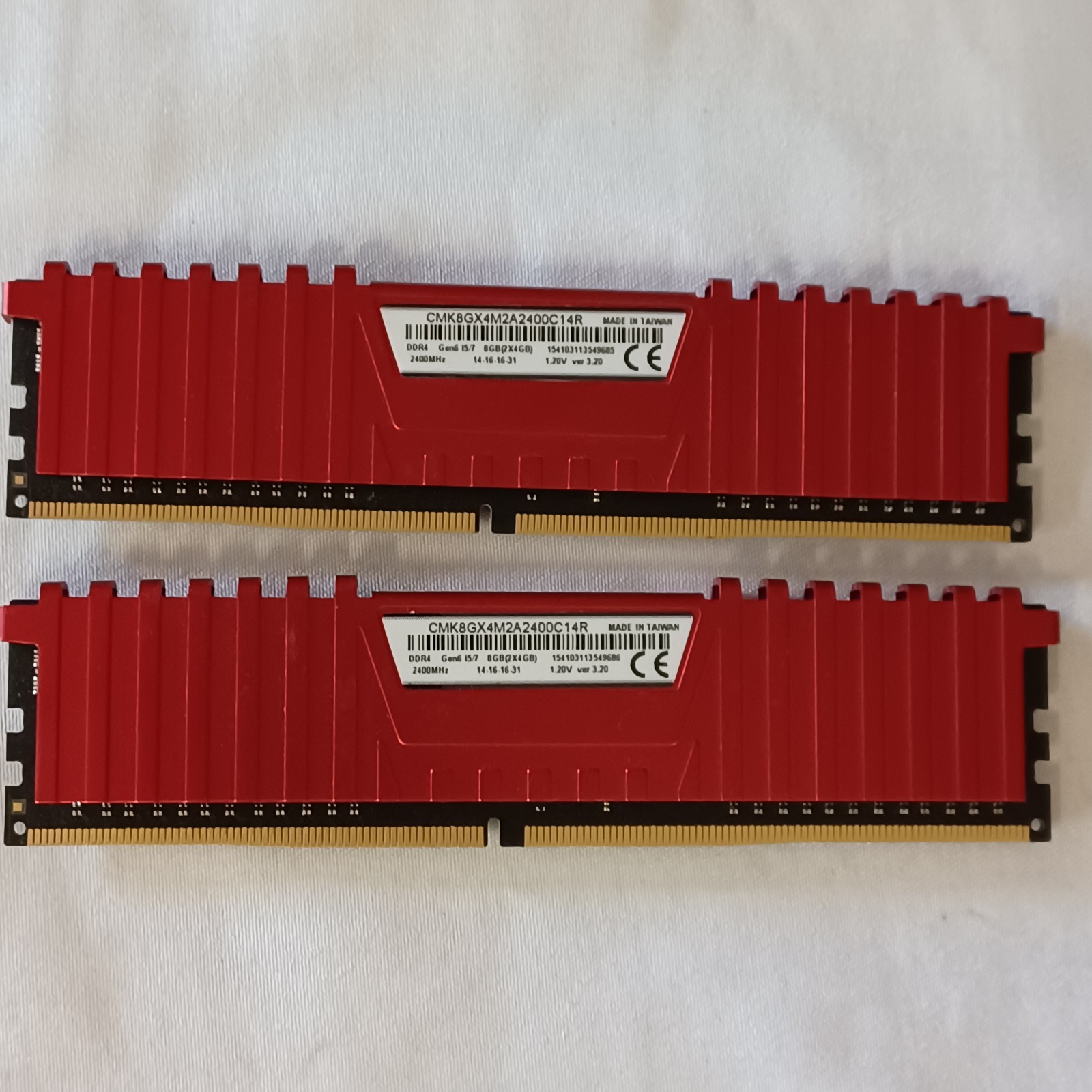 Corsair Vengeance 2x4GB LPX DDR4 2400 CMK8GX4M2A2400C14R ver 3.20