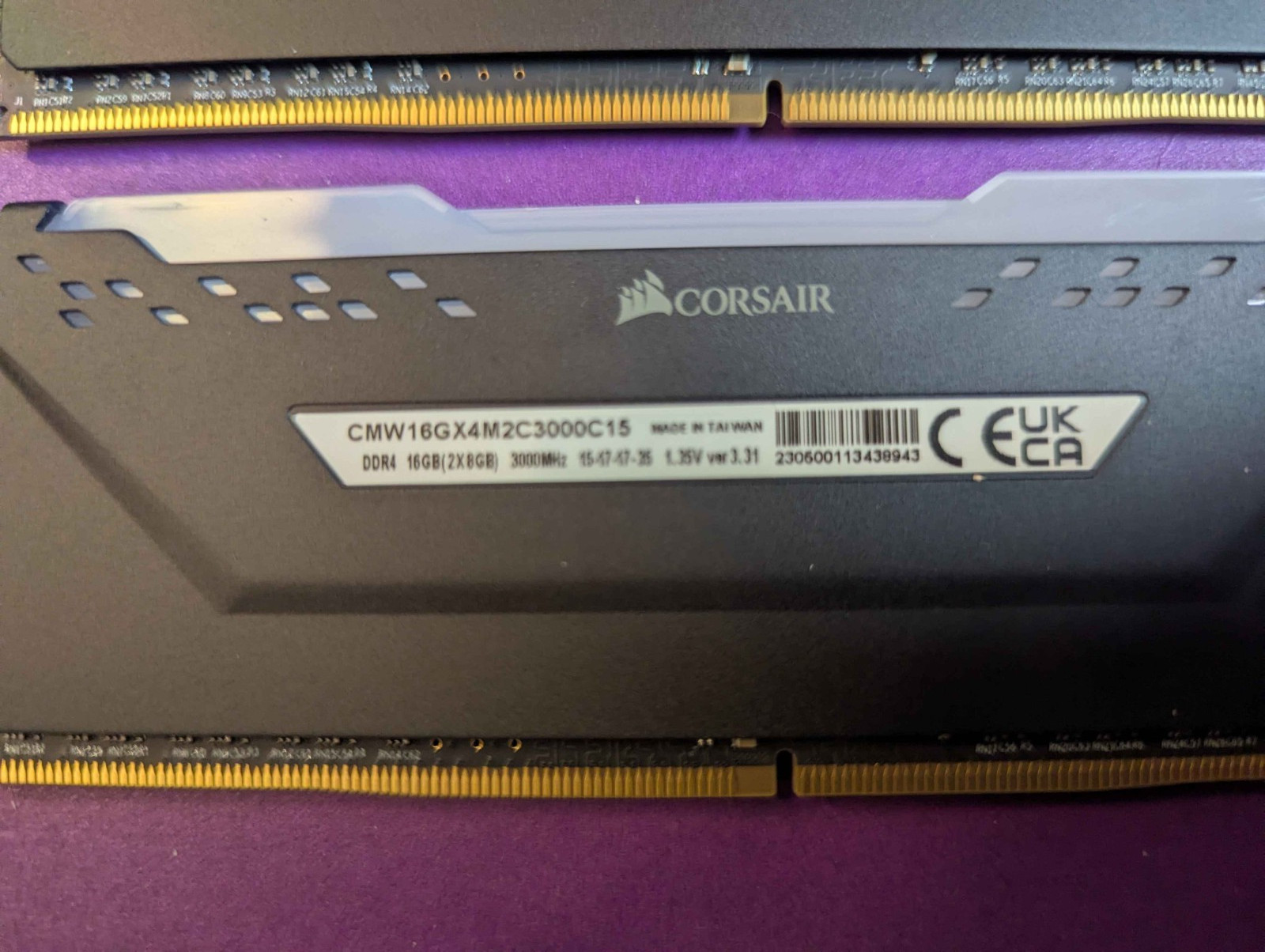 Corsair Vengeance RGB Pro 16GB (2 x 8GB) PC4-24000 (DDR4-3000) Memory [USED]