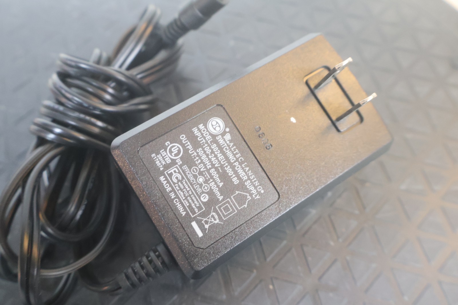 Nice ALTEC LANSING SWITCHING POWER SUPPLY MODEL: S024EU1300180 OUTPUT: 13.0V