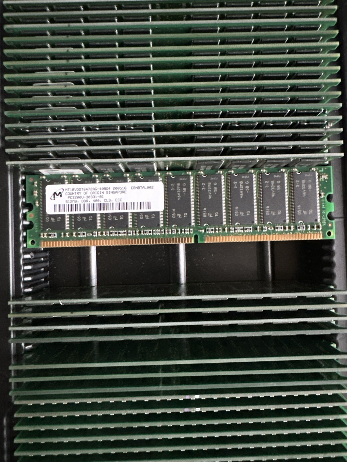Micron DDR MT18VDDT6472AG-40BG4 Micron 512MB 184 Pin PC3200 DDR-400MHz CL3 ECC