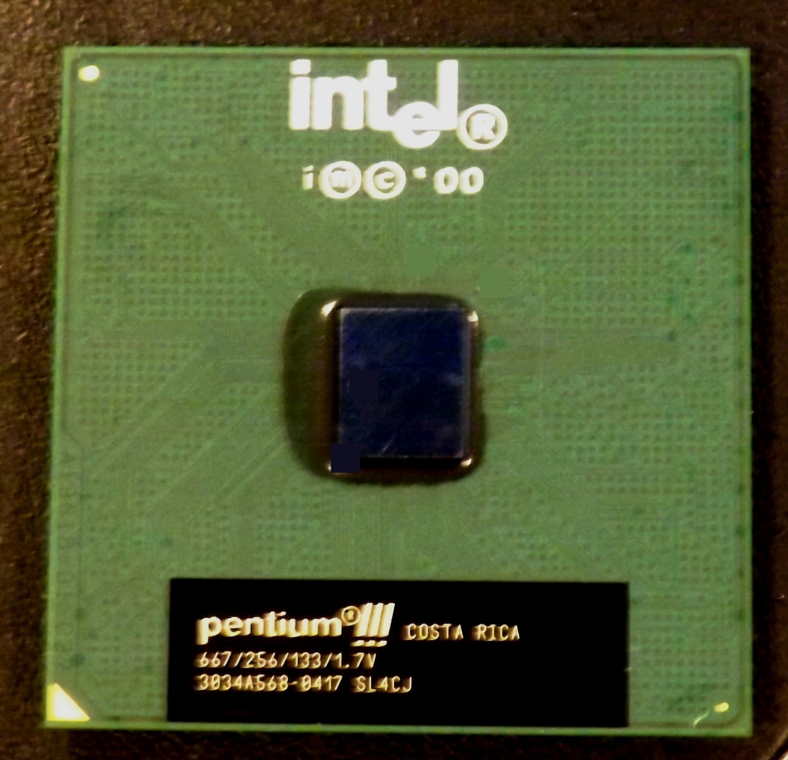 Coppermine 667 Intel Pentium III 667/256/133/1.7V, SL4CJ Socket 370