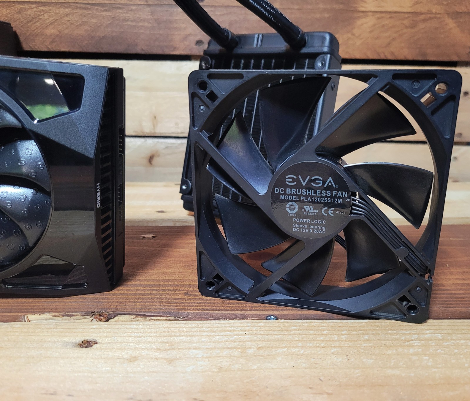 EVGA Nvidia GeForce RTX 2080 Ti FTW3 ULTRA HYBRID Liquid Cooled Gaming GPU w/ OC
