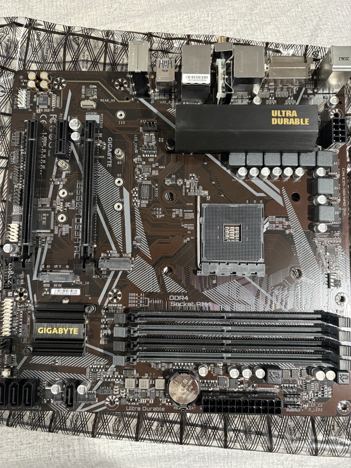 Gigabyte B550M DS3H AC AMD Socket AM4 Motherboard for Ryzen. NOT USED. HIGH TECH