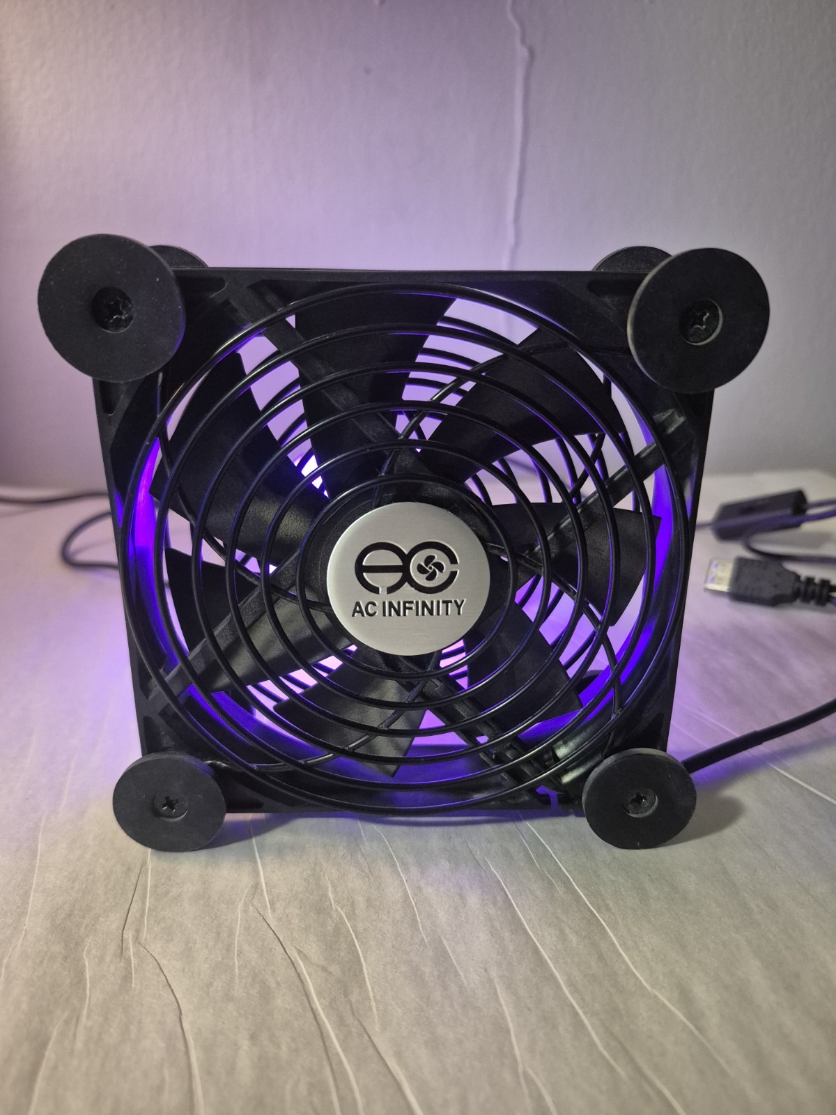 AC Infinity MULTIFAN S7 USB Table Cooling Fan super quiet. working well.