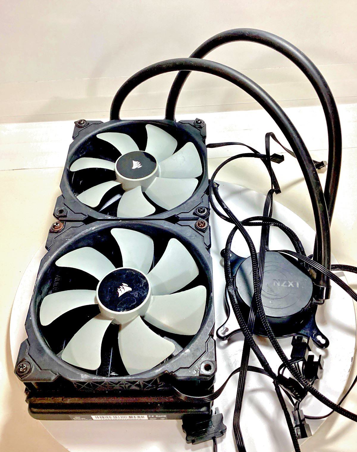 NZXT Kraken X61 280mm AIO Liquid CPU Cooler – Dual 140mm PWM Fans RGB
