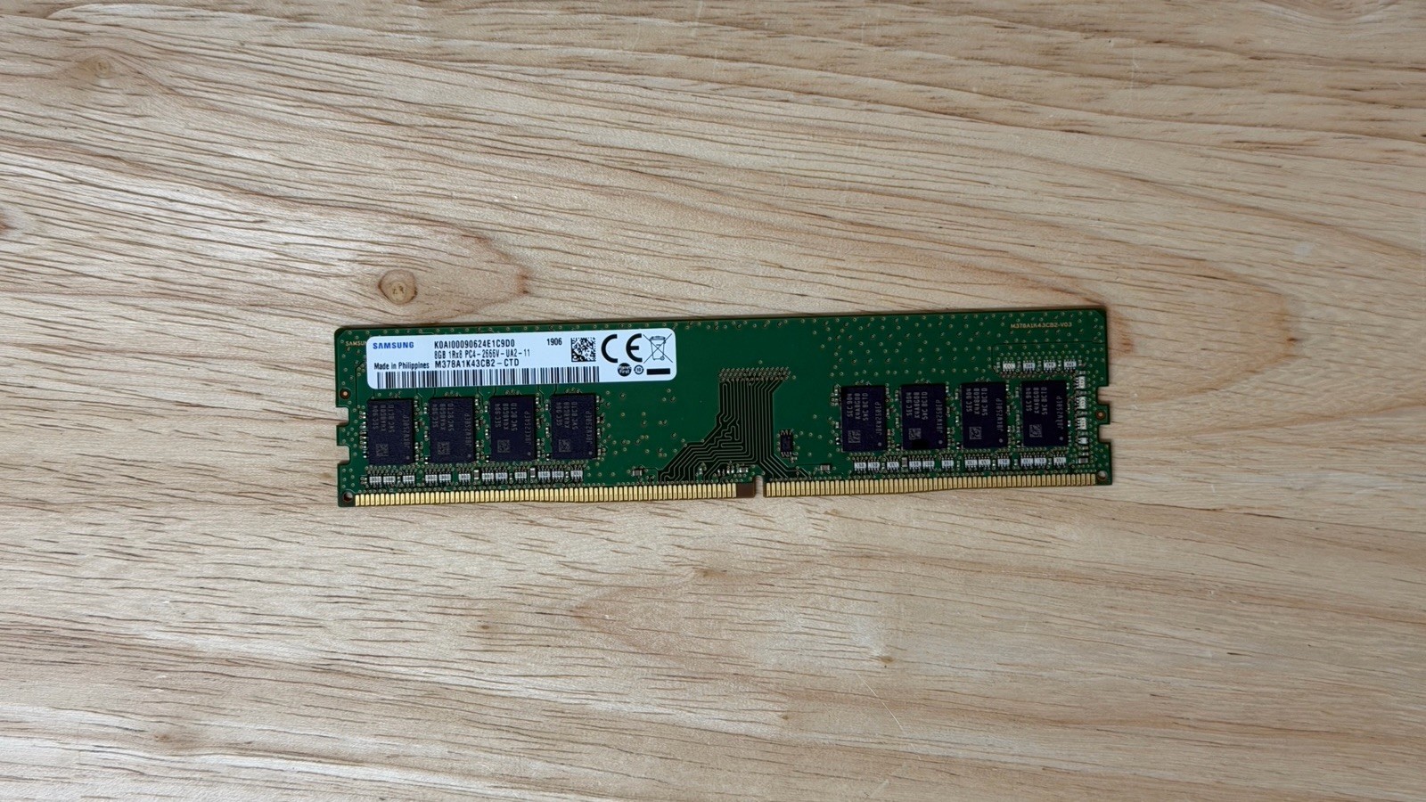 Samsung 8GB PC4-2666V-UA2-11 DDR4 DIMM 288-Pin RAM