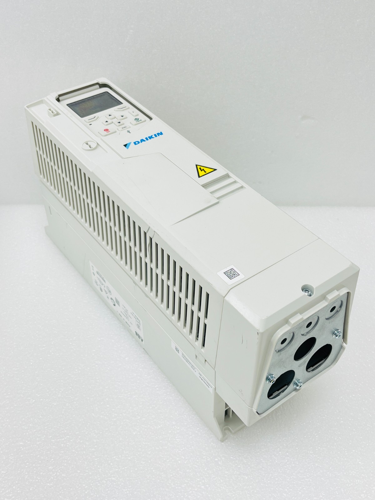 USED – ABB ACH580-01-023A-4 LV AC wall-mounted drive For HVAC W/ Free Shipping