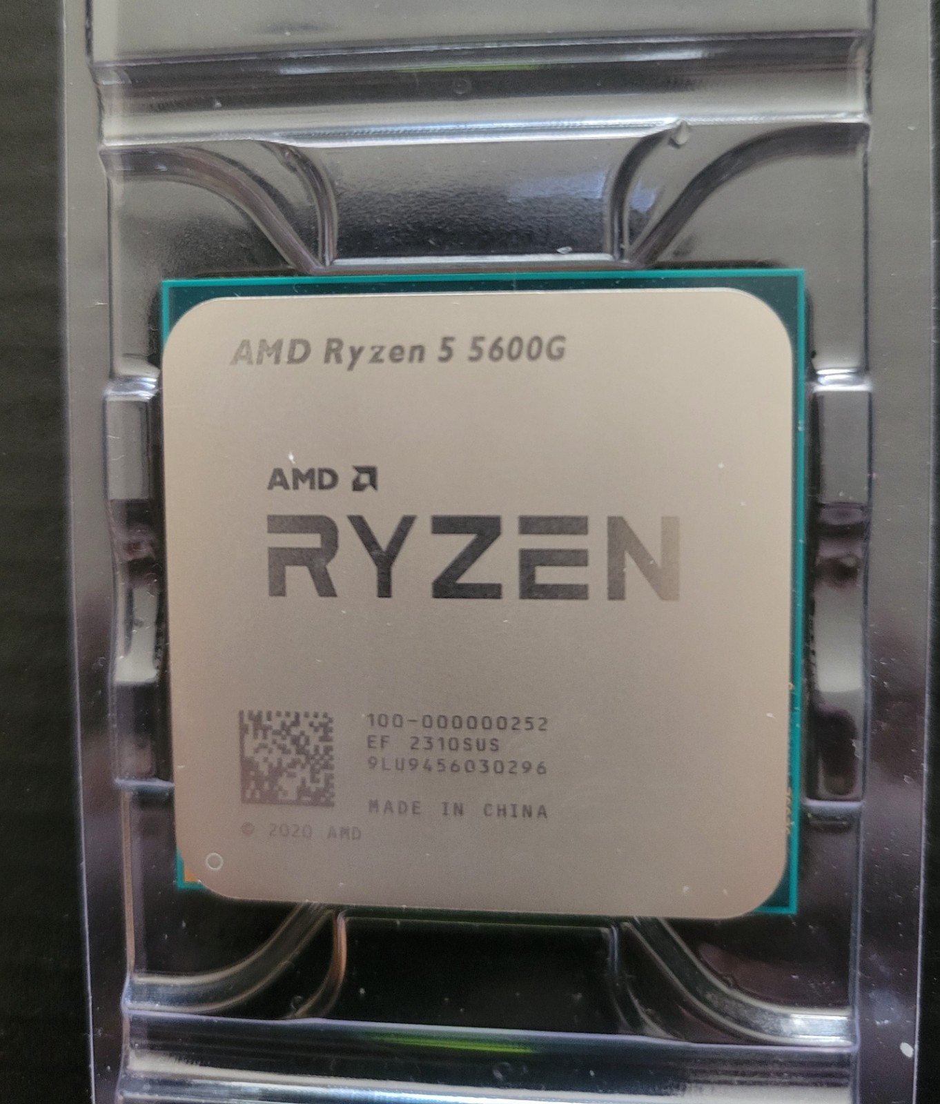 AMD Ryzen 5 5600G Processor (3.9 GHz, 6 Cores, Socket AM4) – 100-100000252BOX