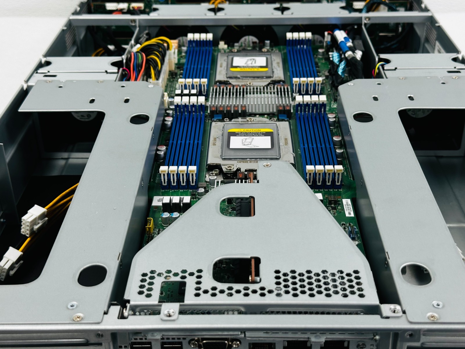 TYAN B8251T83E8HR-2T-N Transport HX TN83-B8251 2U Barebone System NO PSUs 🚚