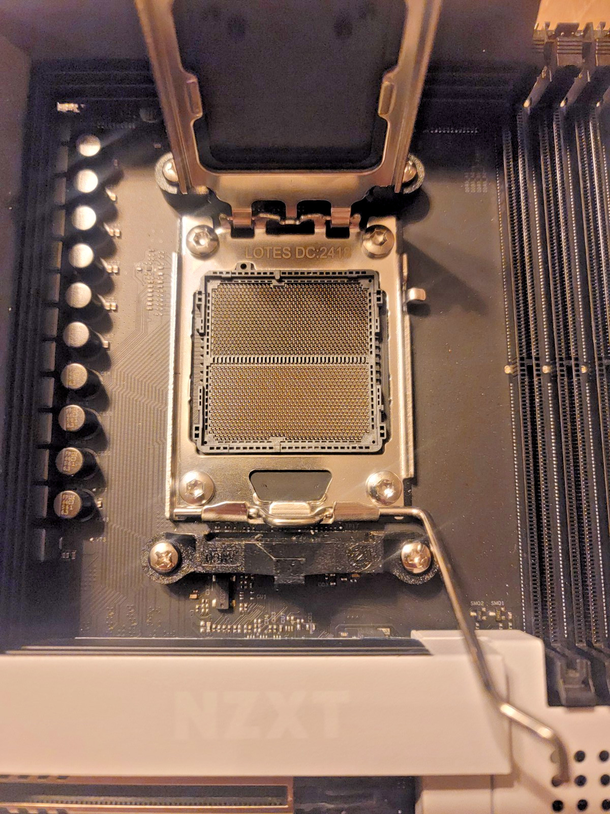 NZXT N7 B650E N7-B65XT-W1 AMD B650 chipset (AMD 7000) ATX Gaming Motherboard NOB