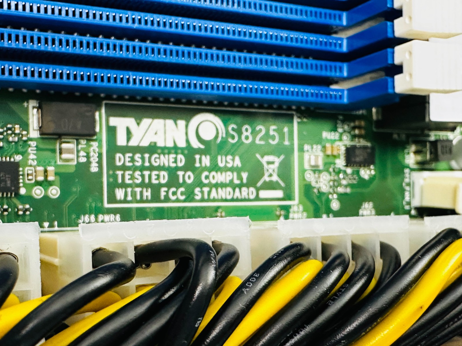 TYAN B8251T83E8HR-2T-N Transport HX TN83-B8251 2U Barebone System NO PSUs 🚚