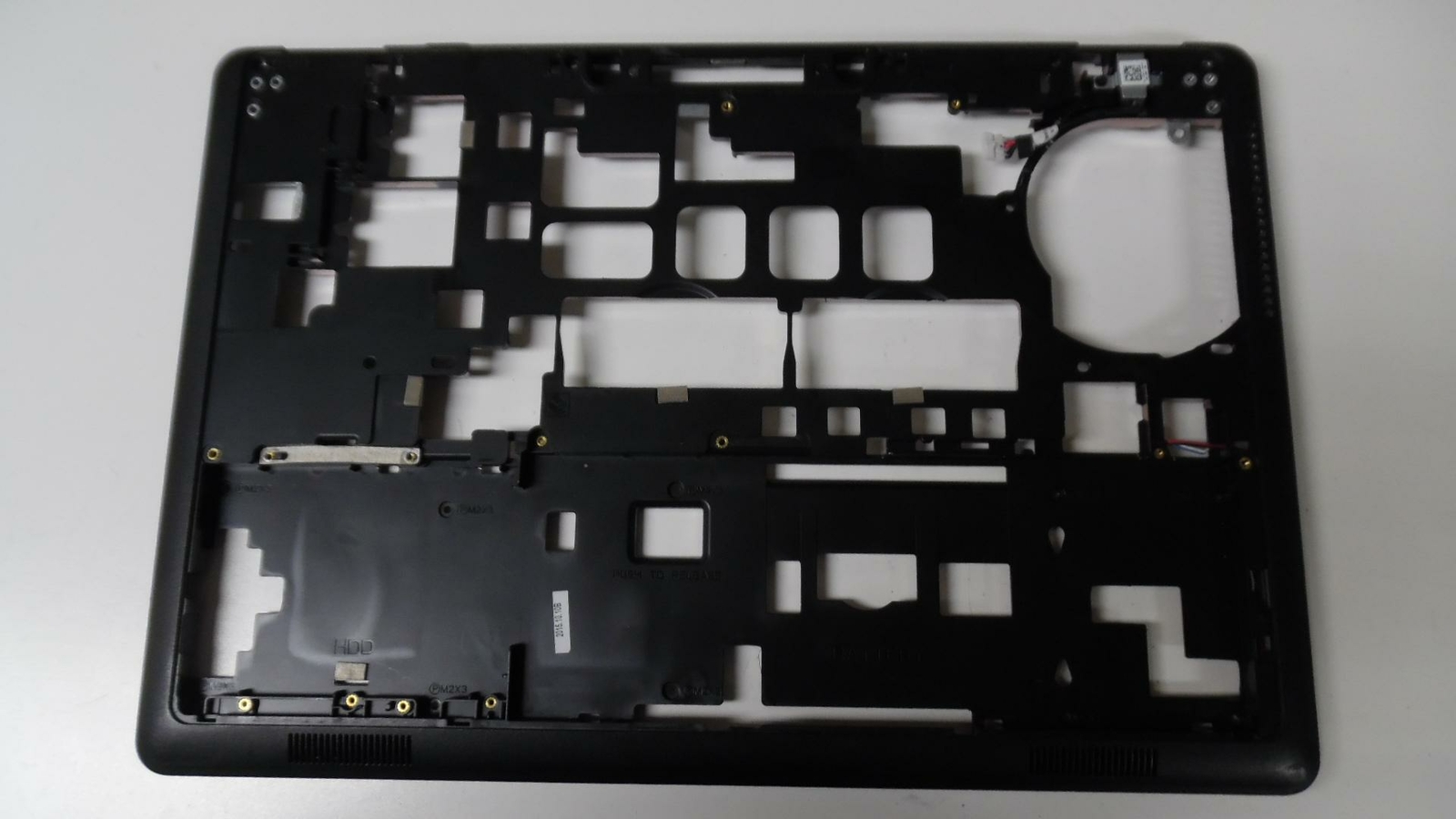 Genuine Dell Latitude E5550 Middle Chassis w/Speakers – 01TRJX