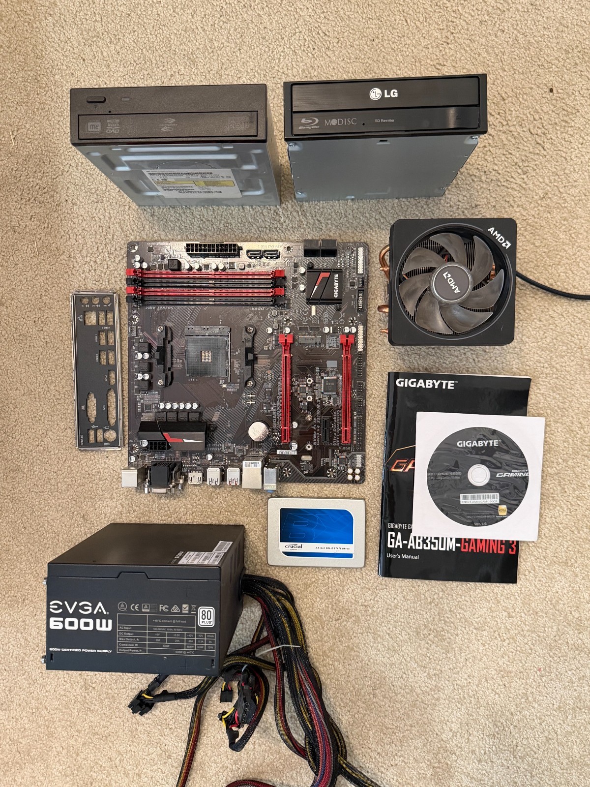 Gigabyte GA-AB350M-3 MBoard, M-ATX, AMD4, DDR4, SSD, 600W ps, Air Cooler, 2 DVDs